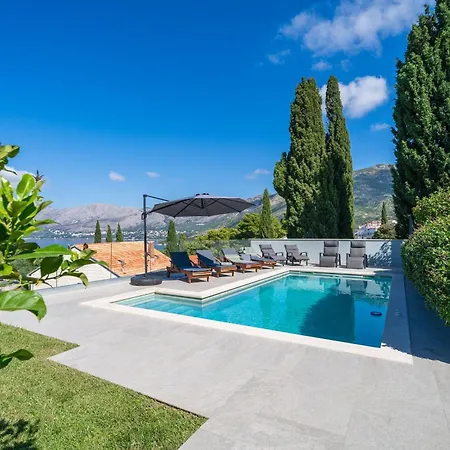 Villa Laperosa *